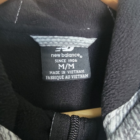 New Balance dry tech jacket size medium in a slate grey color. Spring jacket - Picture 8 of 10